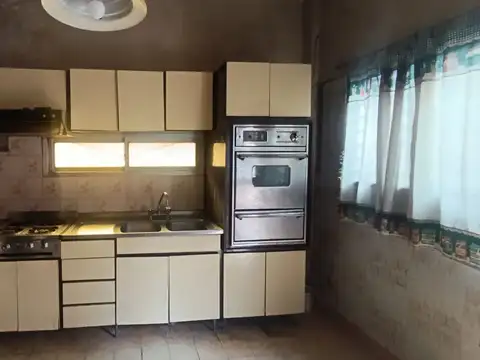 VENTA CASA 4 AMB COCHERA PABLO PODESTA