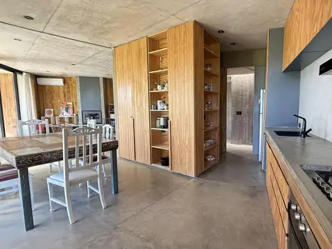 Casa 4 ambientes con 3 baños
