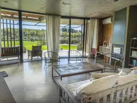 Casa en Venta con 5 cocheras