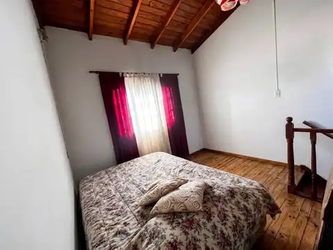 Casa 4 ambientes con 2 baños