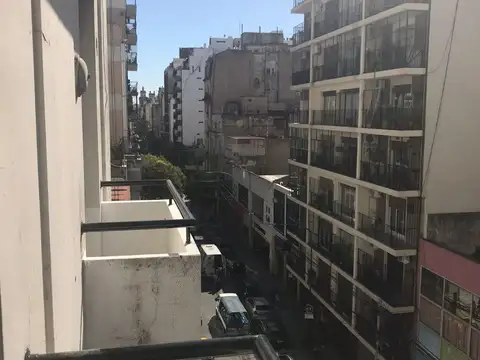 VENTA DE DEPARTAMENTO - PERON ONCE