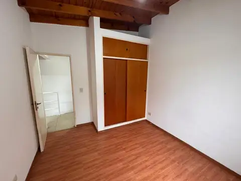 Depto Tipo Casa en Alquiler de 2 dormitorios
