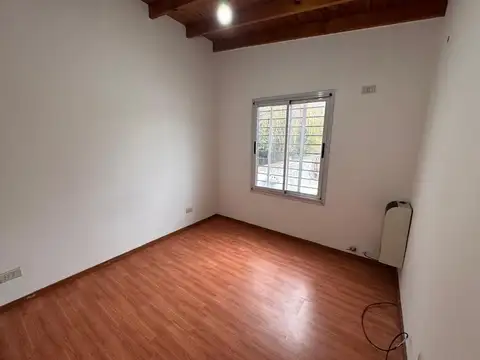 Depto Tipo Casa en Alquiler en Quilmes, $ 790.000