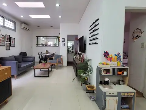 VENTA PH 3 AMBIENTES CON TERRAZA . BERNAL CENTRO