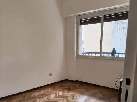 CABA, Calle Rivadavia al 3400
