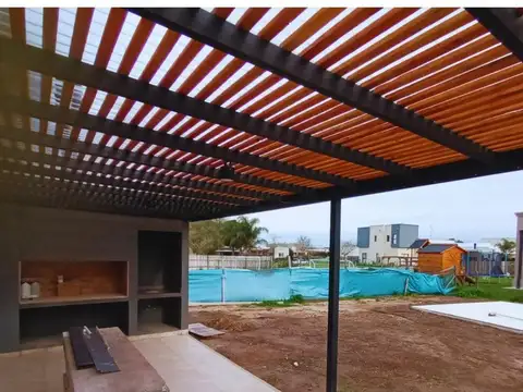 Casa 4 ambientes con 4 baños