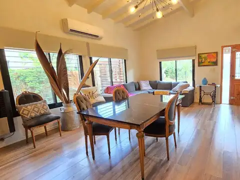 Casa en Venta con 1 cochera