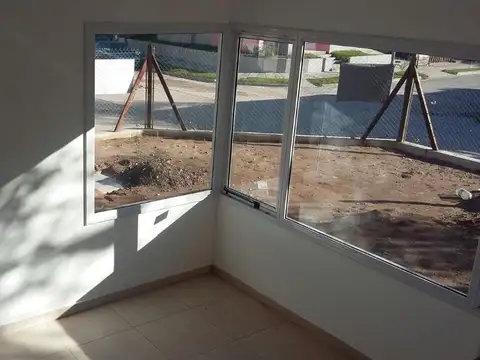 Casa en Alquiler con 1 cochera