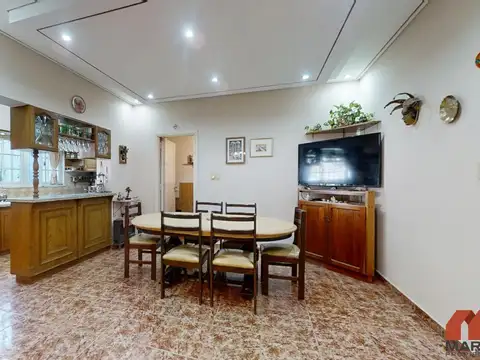 Casa 5 ambientes con 2 baños