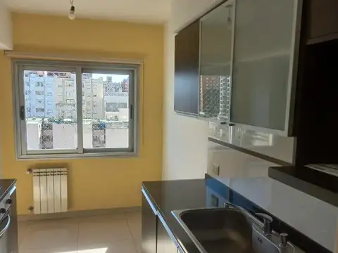 Ardoino 300, Piso 8