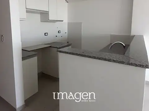 Departamento en Alquiler en Abasto, $ 650.000