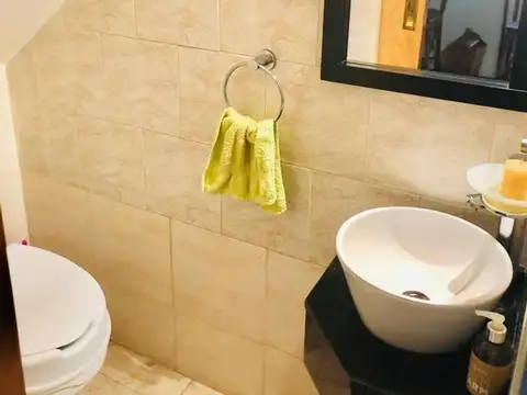 Casa 4 ambientes con 1 baño