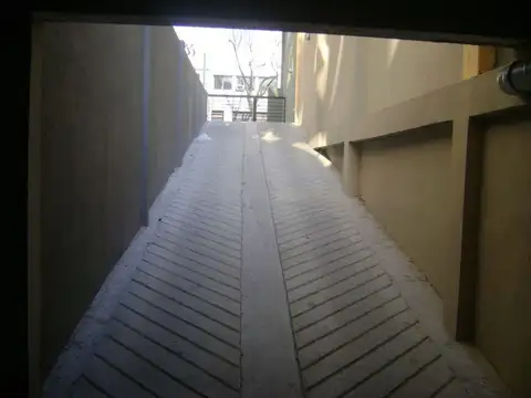 Avenida Diaz Velez 4200. Entre King y Rawson