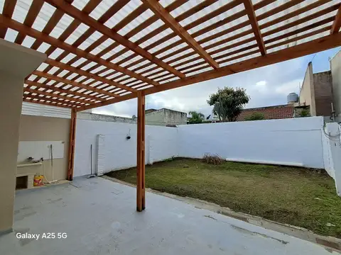 PH EN PLANTA BAJA CON JARDÍN, AMB LUMINOSOS, BUENA UBICACION