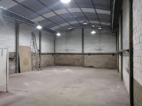 Galpon en Alquiler en Centro  - Moreno, $ 2.200.000