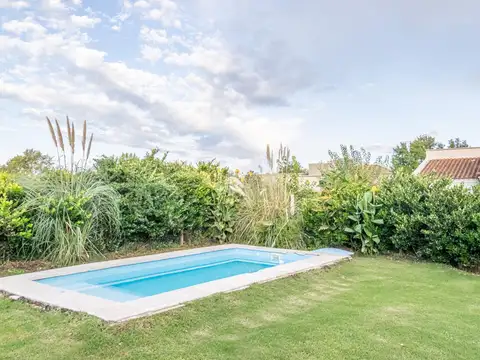 Casa 5 ambientes con 2 baños