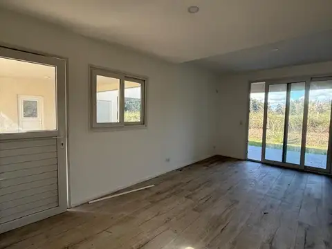 Casa en Alquiler con 1 cochera