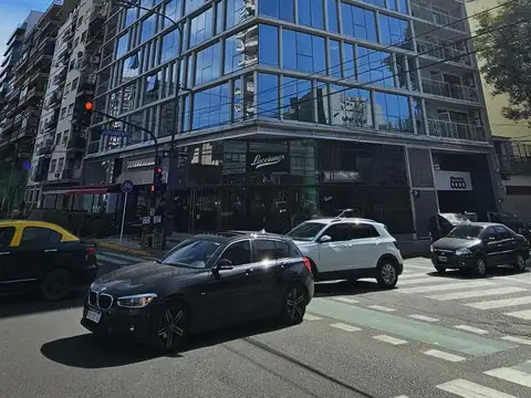 Oficina en Belgrano sobre Libertador