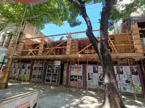 Montes De Oca 384 , Piso 1