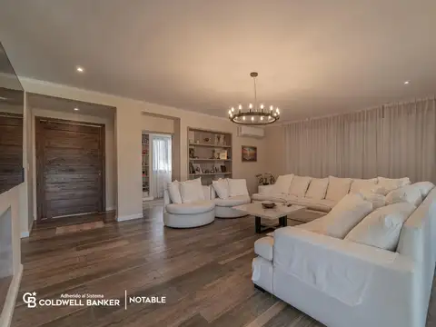 Casa 6 ambientes con 2 baños