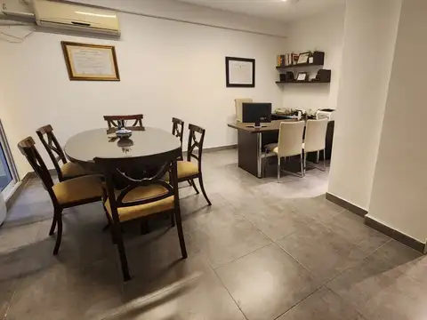 Retasado ! Venta Planta Baja 2 Ambientes y  Medio Consultorio Oficina Estudio Profesional en Belgrano con Patio