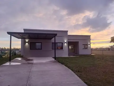 Casa Con Pileta En Venta Barrio Monet, Cardales