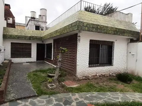 Excelente propiedad San Justo Centro, 5 habitaciones y dos p