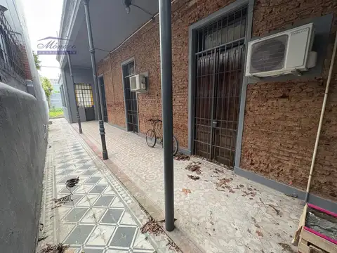 PH 3 amb. reciclado con patio y amplio fondo.-