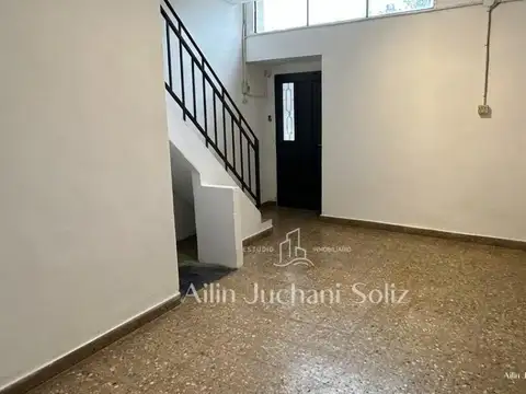 Casa de 4 Ambientes Amplia en Parque Avellaneda con doble Acceso