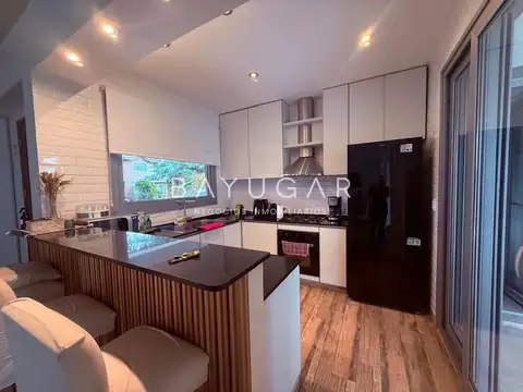 Casa en Venta con 5 cocheras