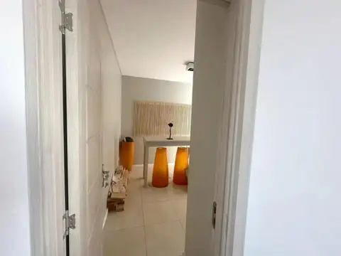 Departamento 4 ambientes vista Bahia. Apto profesional.