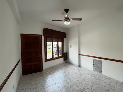 Oficina en Alquiler en Campana, $ 800.000