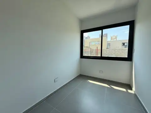 Agrim Enrique Bodereau 8700