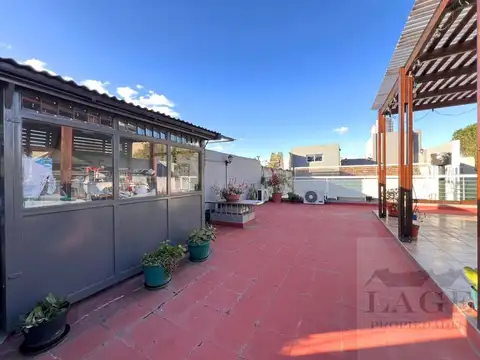 Depto Tipo Casa en Venta en Villa del Parque, USD 218.000