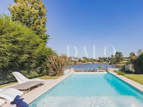 Casa en Venta a la laguna en San Marco. Villanueva