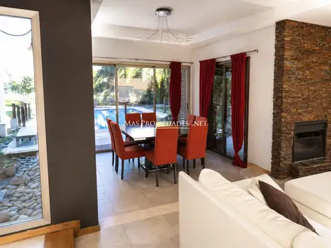 Casa 5 ambientes con 5 baños