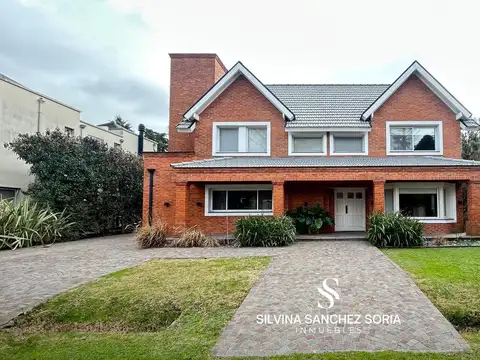 CASA EN VENTA 6 AMBIENTES EN LOS CARDALES COUNTRY CLUB