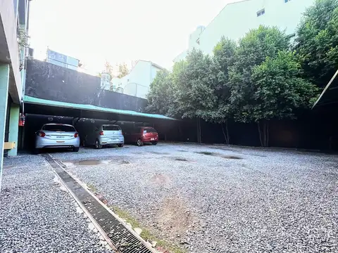 Venta Cochera semicubierta en Banfield Oeste