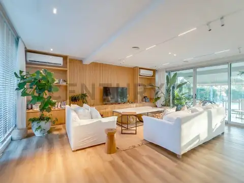 CASA EN VENTA EN LOMAS DE CITY BELL 3 DORMITORIOS