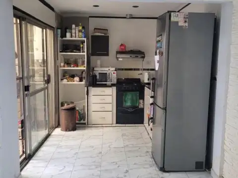 Casa 5 ambientes con 1 baño