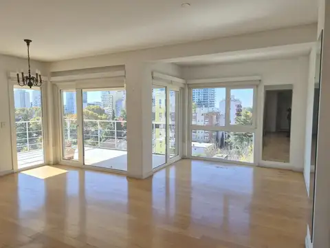 Venta Departamento en Vicente López,  3 ambientes con cochera cubierta. Excelente ubicación.