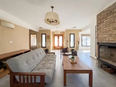 Casa en Alquiler en Álvarez Del Bosque, USD 1.300