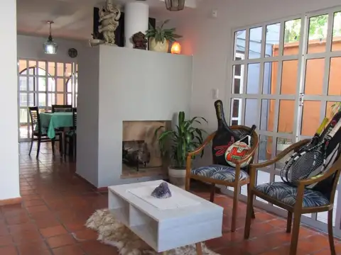 Casa 5 ambientes con 1 baño
