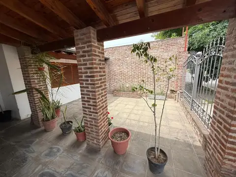 Casa en Venta con 3 cocheras