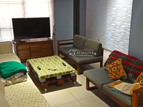 Casa 5 ambientes con 4 baños