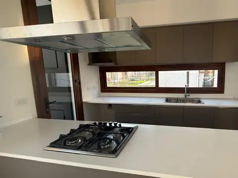 Casa en Alquiler A Estrenar