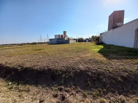 Terreno en  venta cerca del río, Pueblo Esther.