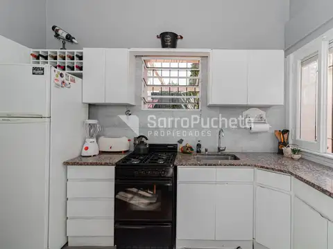 Casa 4 ambientes con 2 baños