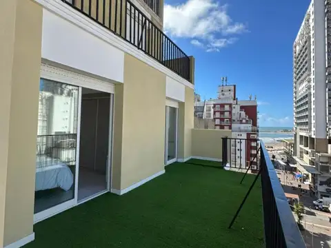 4 Amb. con balcón terraza y vista lateral al mar