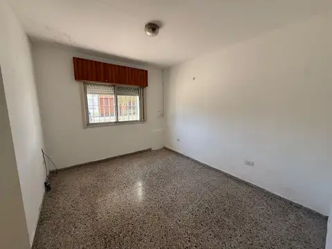 CASA EN VENTA EN PERGAMINO CON COCHERA